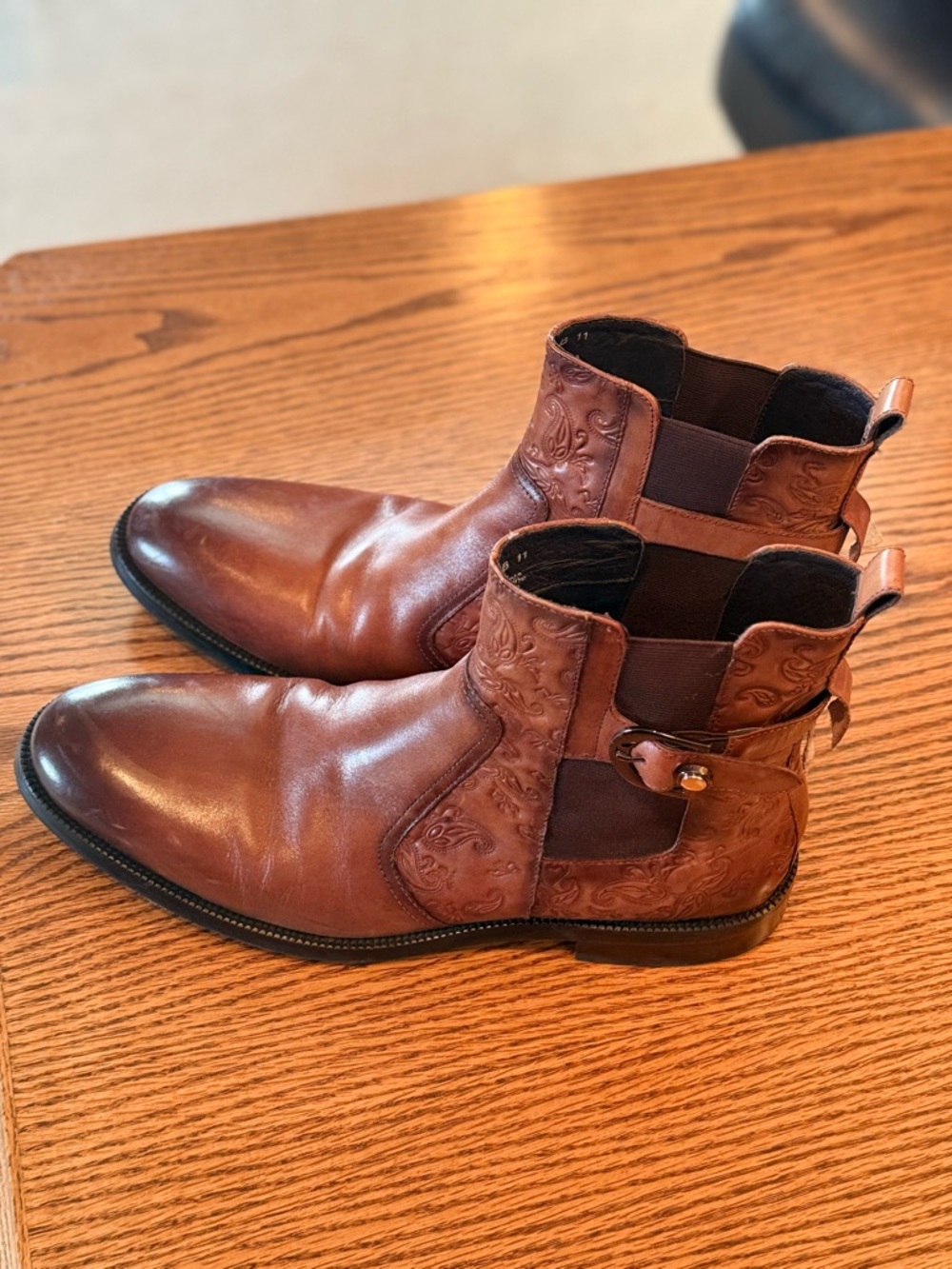 Robert Graham Men's Tooled Leather Brown Boot - Picture 8 of 8